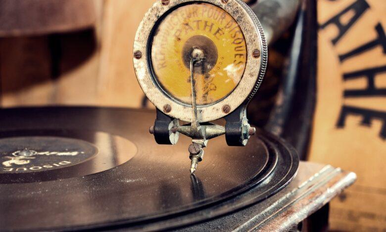 Gramophone Dream Meaning : What Does It Mean ?